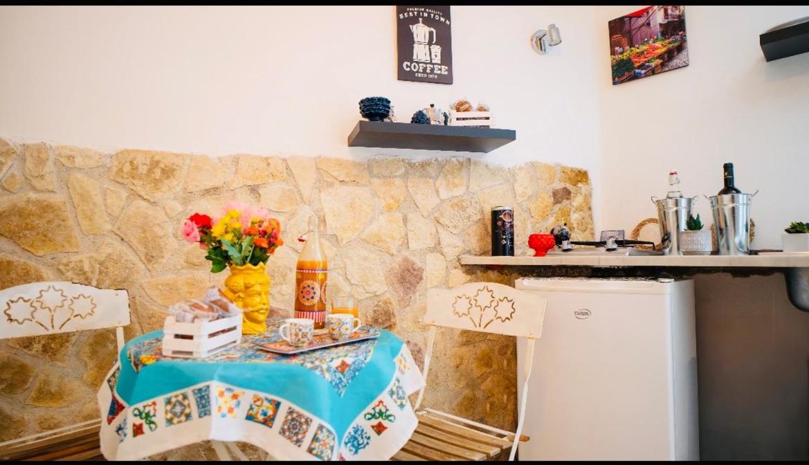 Albergheria Little Home Palermo Exterior foto